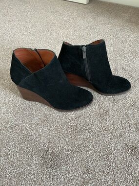 Lucky Brand Yaneli Wedge Booties – Women’s Size 9.5 – Black Suede Ankle Boots